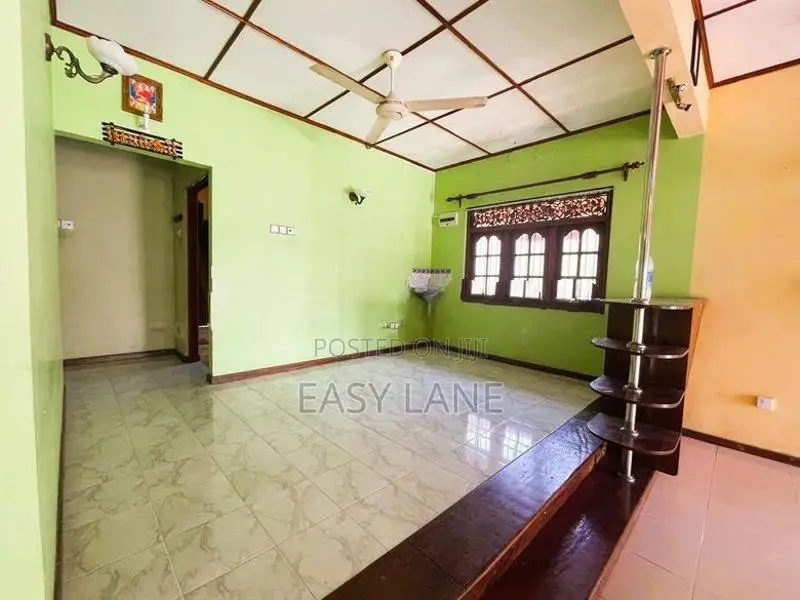 බේරුවලින් නිවසක් විකිණීමට