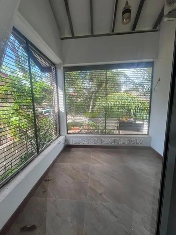 3,500 sq.ft - Furnished House for Rent HL55151