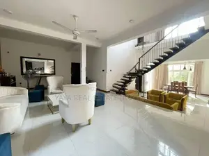 LUXURY HOUSE FOR SALE IN THALAWATHUGODA