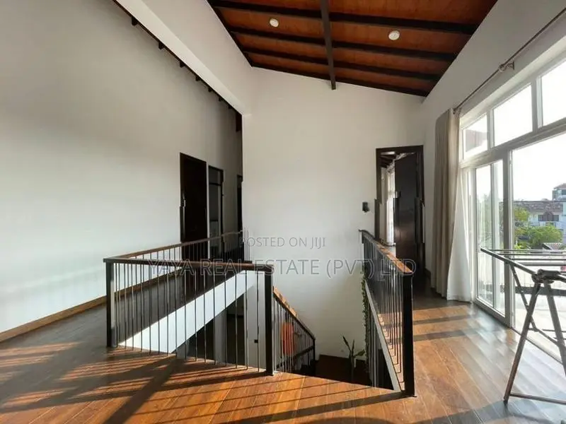 LUXURY HOUSE FOR SALE IN THALAWATHUGODA