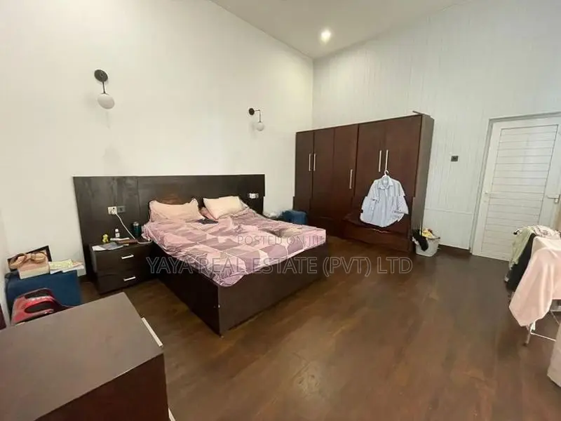 LUXURY HOUSE FOR SALE IN THALAWATHUGODA