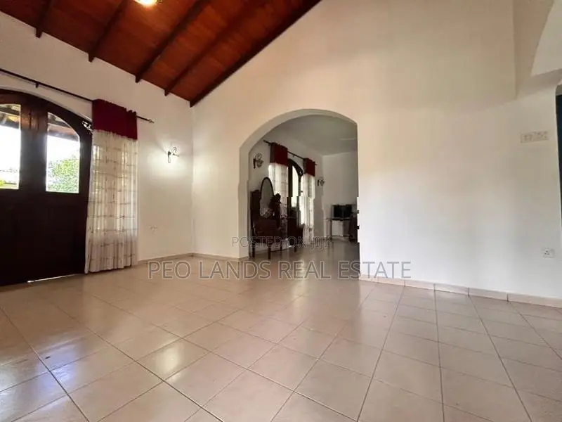 (AR345) Two Storey House for Rent in Gorakapitiya