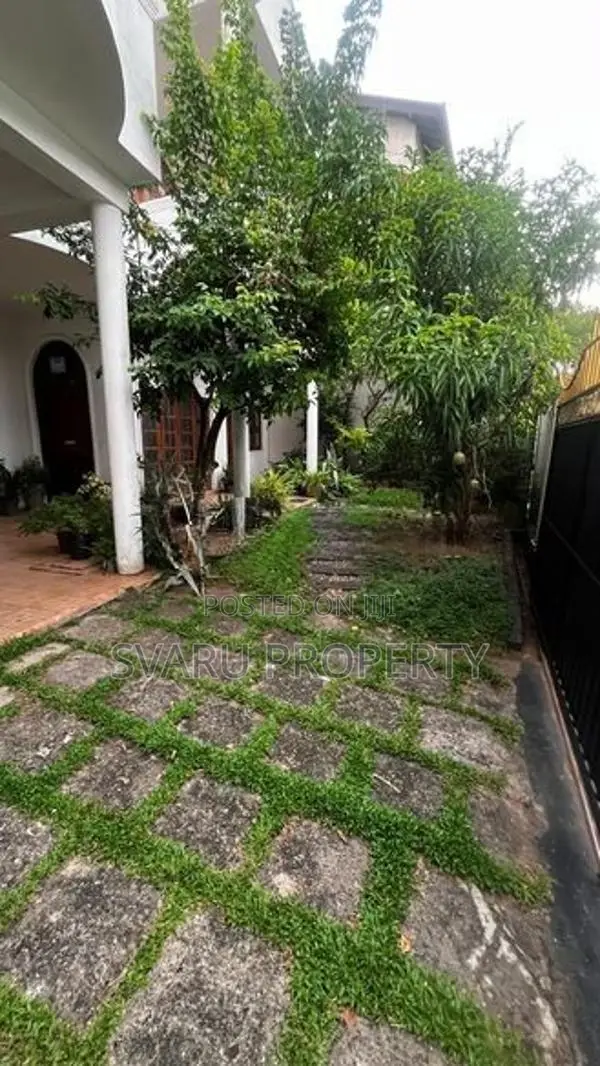 Mount Lavania 03 Bedroom 01st Floor House for Rent