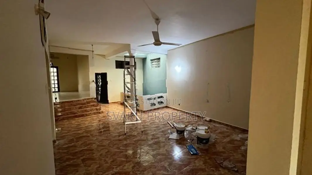 Mount Lavania 03 Bedroom 01st Floor House for Rent