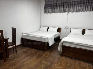 COLOMBO 04 : 6-BEDROOM (10-PERCH) HOTEL FOR RENT