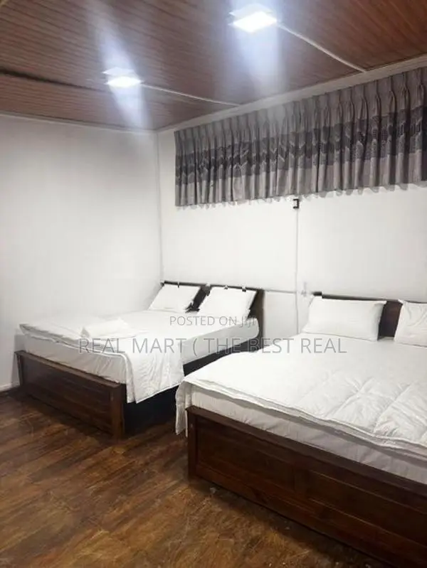 COLOMBO 04 : 6-BEDROOM (10-PERCH) HOTEL FOR RENT