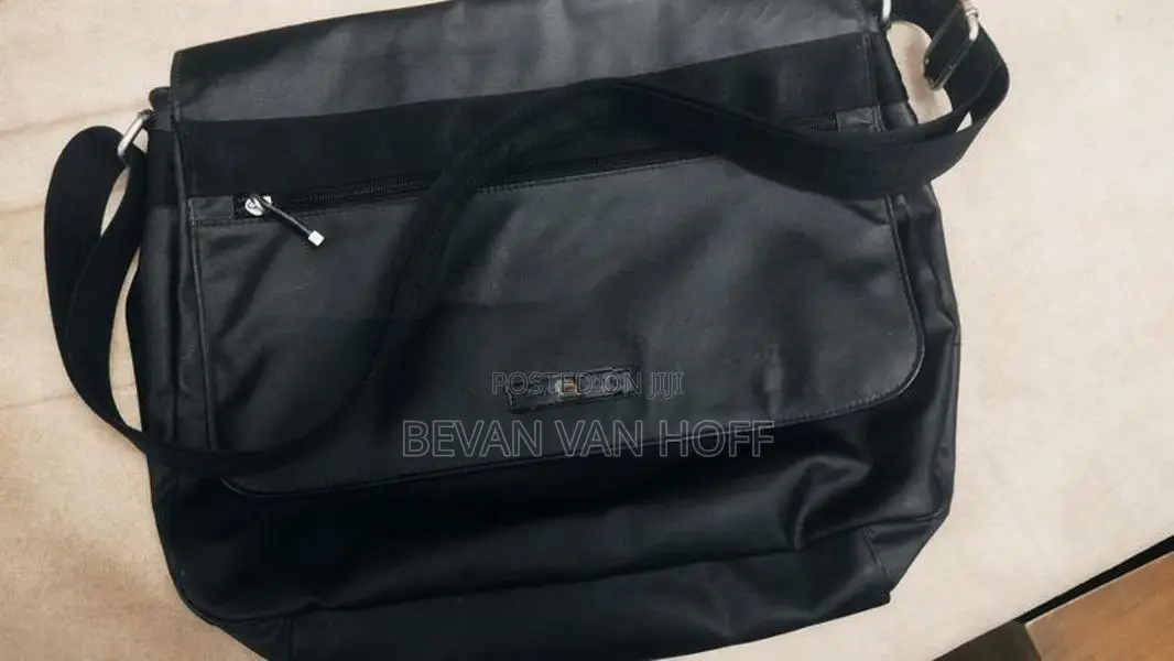 Tommy Hilfiger Messenger Bag
