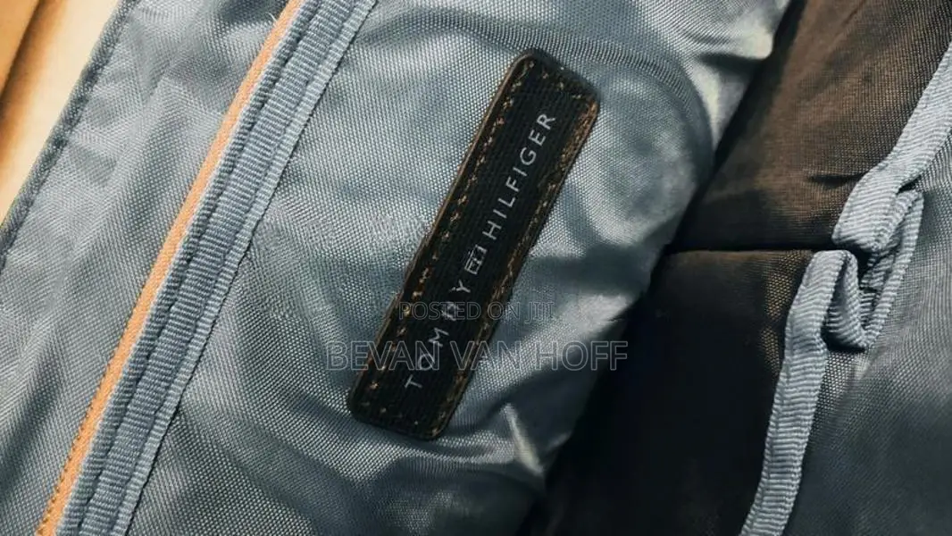 Tommy Hilfiger Messenger Bag