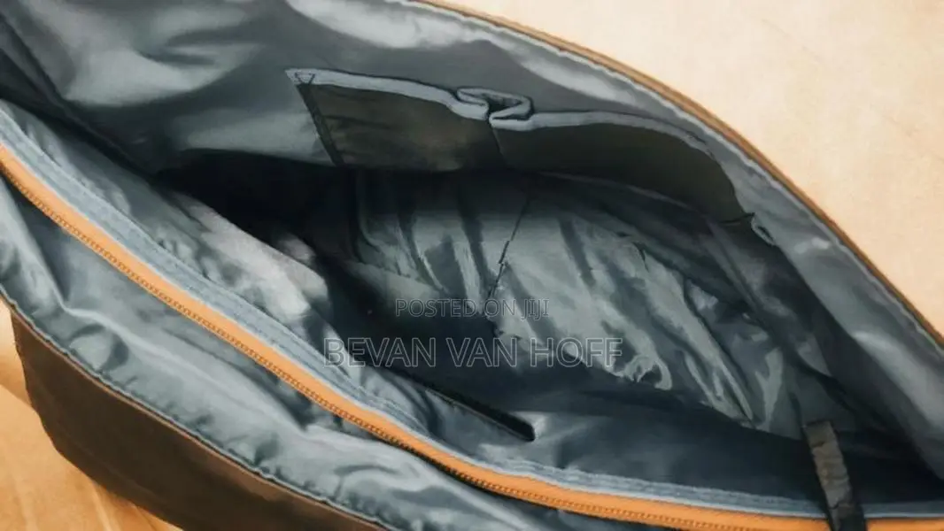 Tommy Hilfiger Messenger Bag