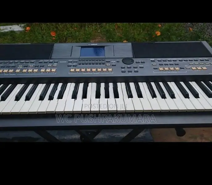 Yamaha PSR s670