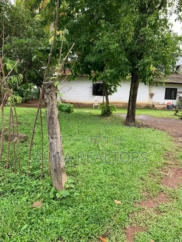 Land for Sale in Battaramulla with An Old House ( P-308)