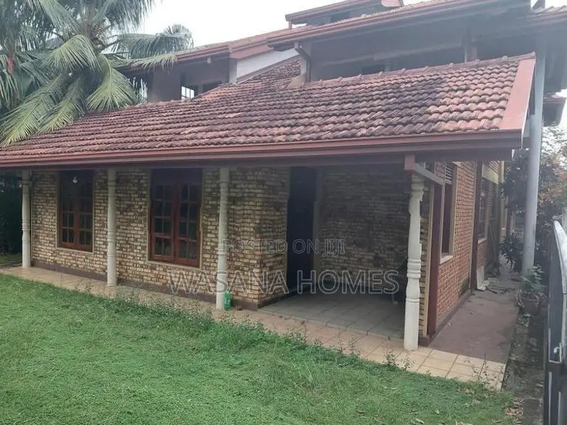 Solar Power House For Sale Borelesgamuwa In Boralesgamuwa