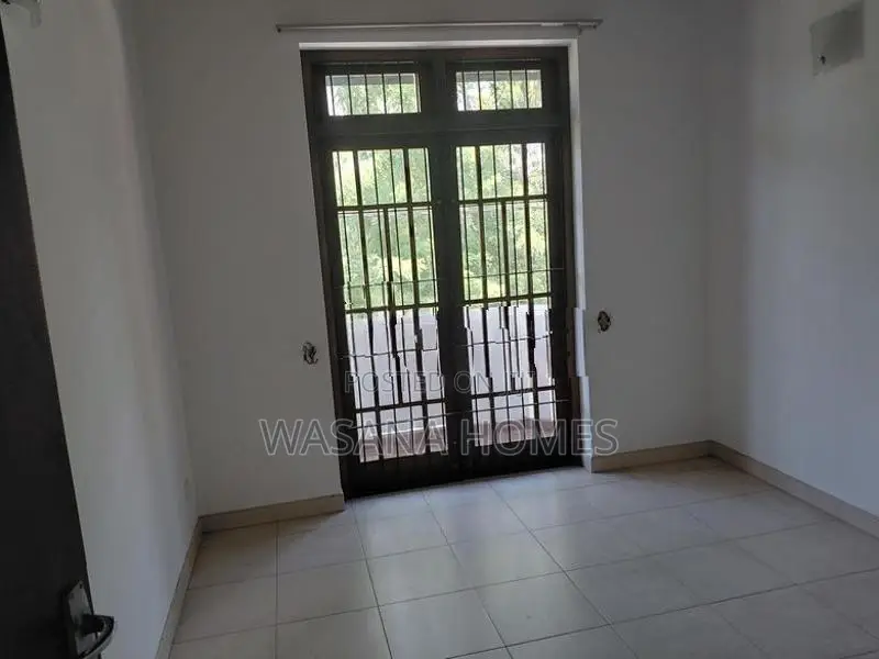 Solar Power House For Sale Borelesgamuwa In Boralesgamuwa