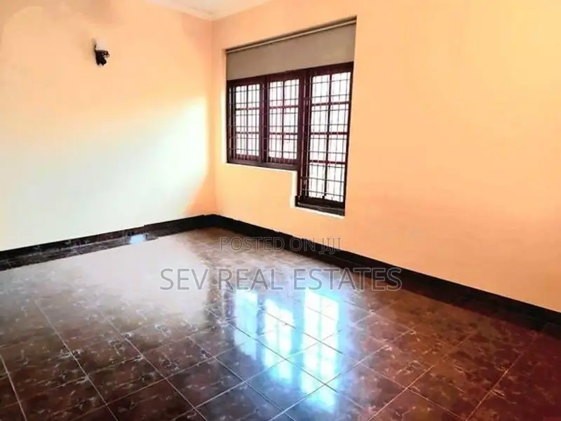Three Storey House for Rent Commercial Purposes in Colombo 6