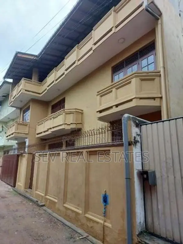 Three Storey House for Rent Commercial Purposes in Colombo 6