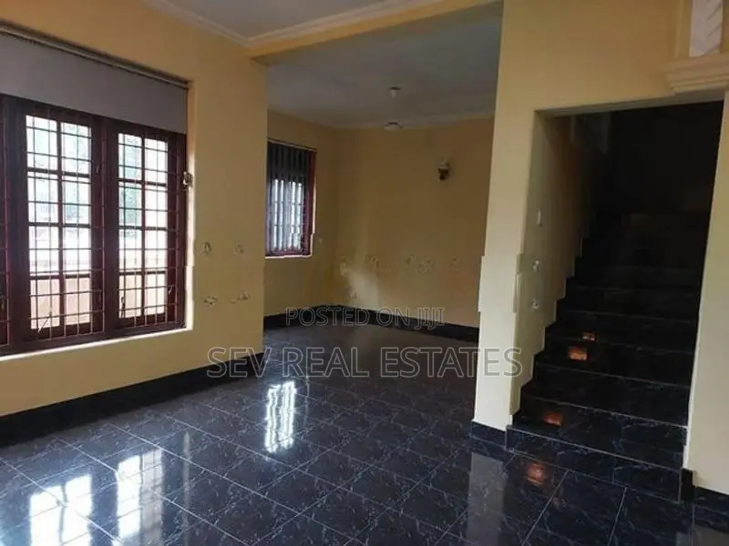 Three Storey House for Rent Commercial Purposes in Colombo 6