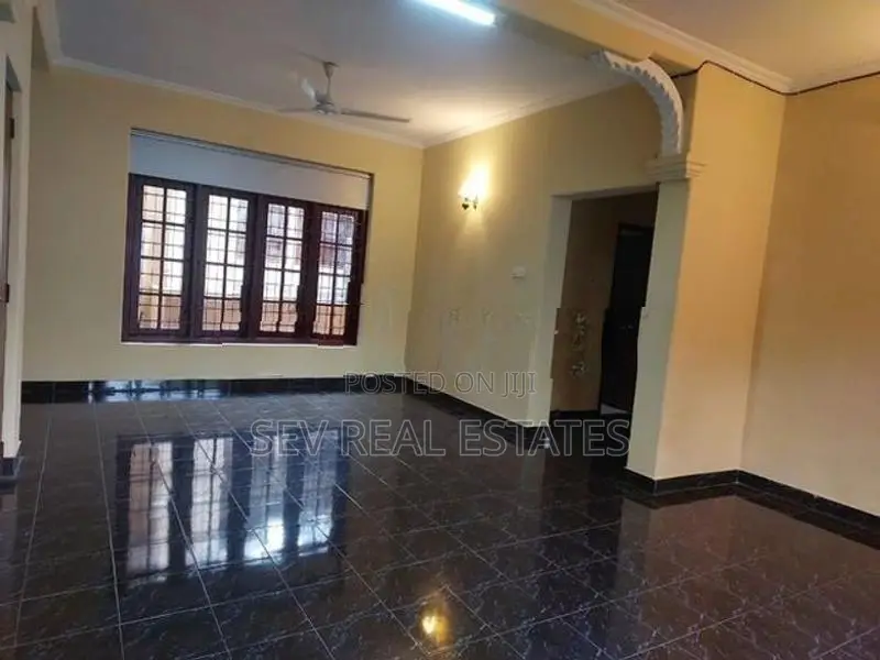 Three Storey House for Rent Commercial Purposes in Colombo 6