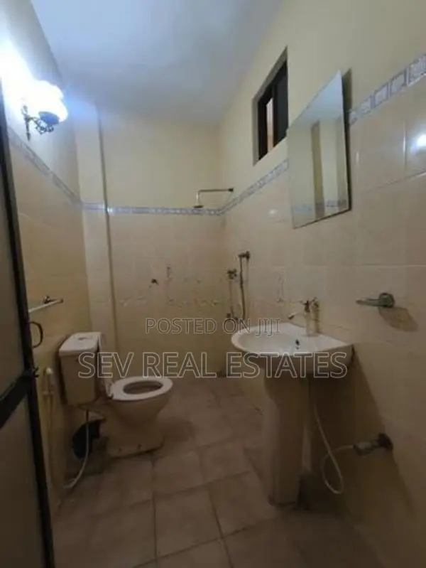 Three Storey House for Rent Commercial Purposes in Colombo 6