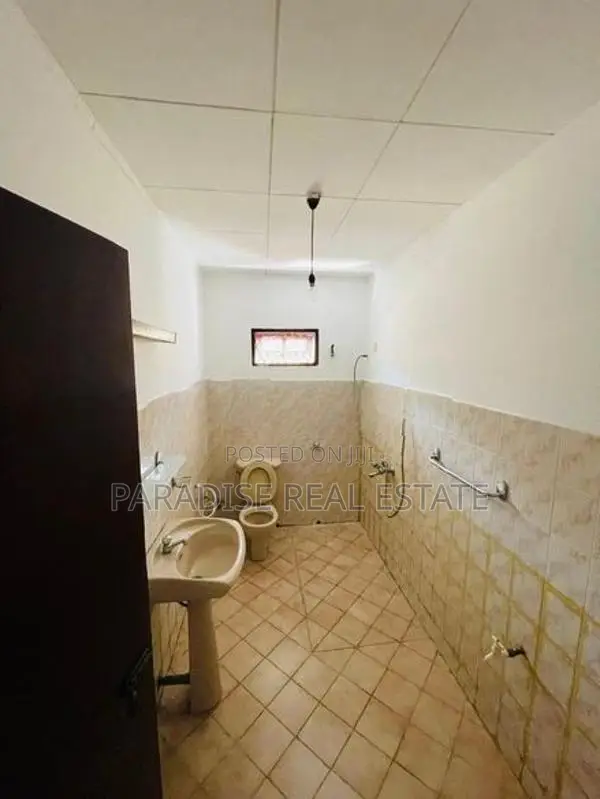 SINGLE STOREY HOUSE & 2 FOR RENT IN RATMALANA