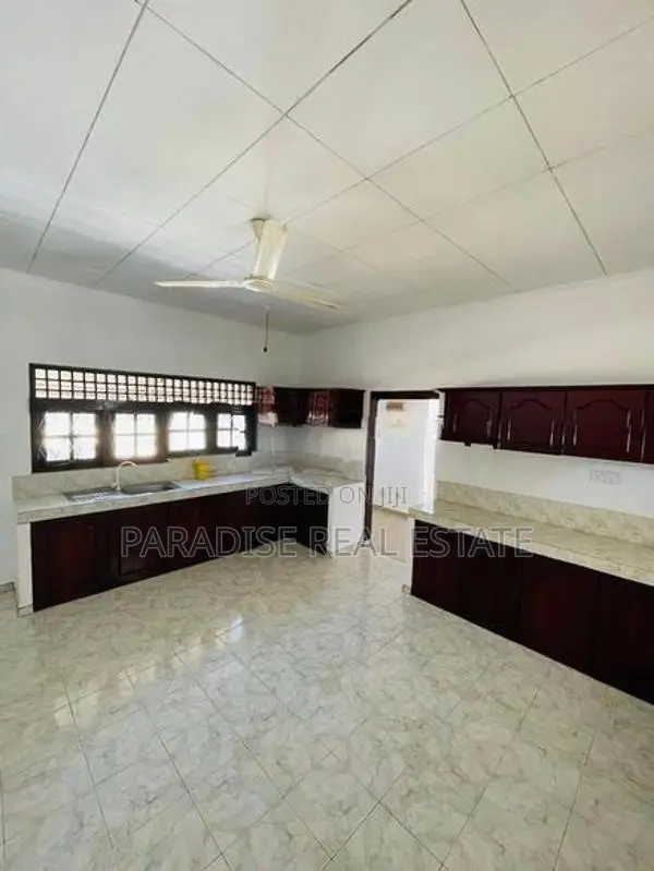 SINGLE STOREY HOUSE & 2 FOR RENT IN RATMALANA
