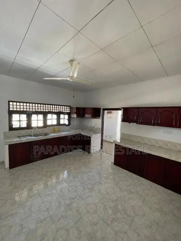 SINGLE STOREY HOUSE & 2 FOR RENT IN RATMALANA