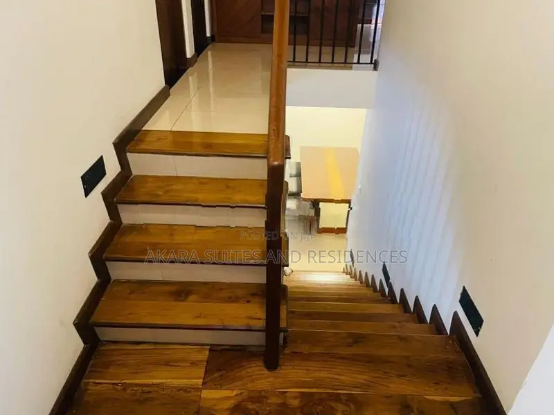 3,000 sq.ft - Furnished House For Rent HL55967 In Colombo 3