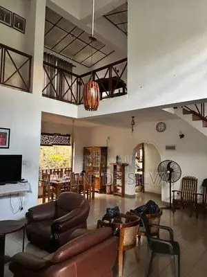 මකොල – කිරිබත්ගොඩ ආසන්නයේ අංගසම්පූර්ණ විශාල දෙමහල් නිවසක් විකිණීමට