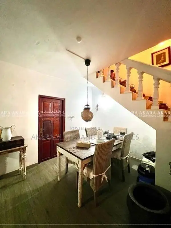 3,700 Sq.ft - Semi-Furnished House For Rent HL51763 In Colombo 5