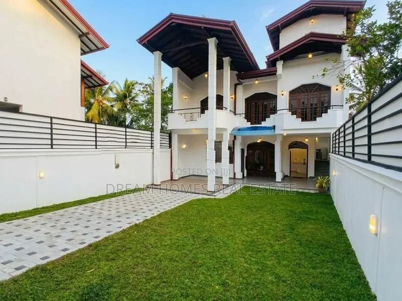6-Bedroom House For Sale – Bokundara, Piliyandala