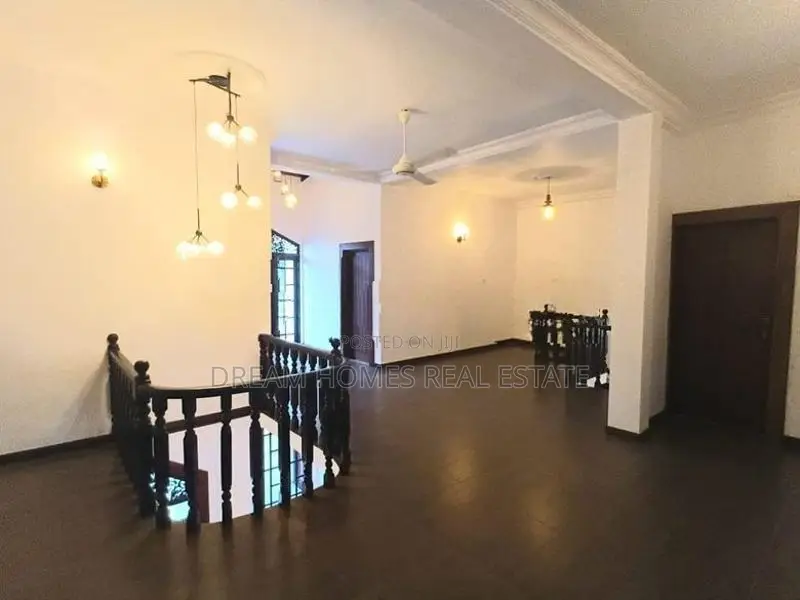 6-Bedroom House For Sale – Bokundara, Piliyandala