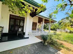 42 Perch Land with 4 Bedroom House for Sale Katunayaka