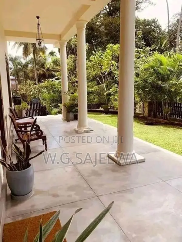 42 Perch Land with 4 Bedroom House for Sale Katunayaka