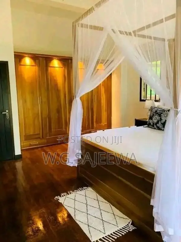 42 Perch Land with 4 Bedroom House for Sale Katunayaka