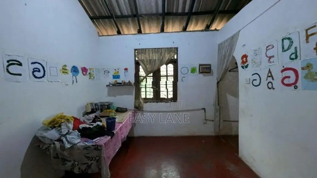 කඩුවෙල – මල්වාන නගරයට පයින් යන දුරින් දේපළක් විකිණීමට