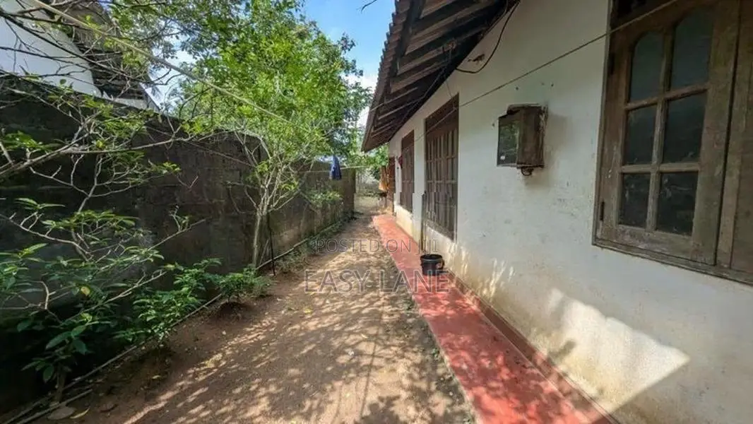 කඩුවෙල – මල්වාන නගරයට පයින් යන දුරින් දේපළක් විකිණීමට