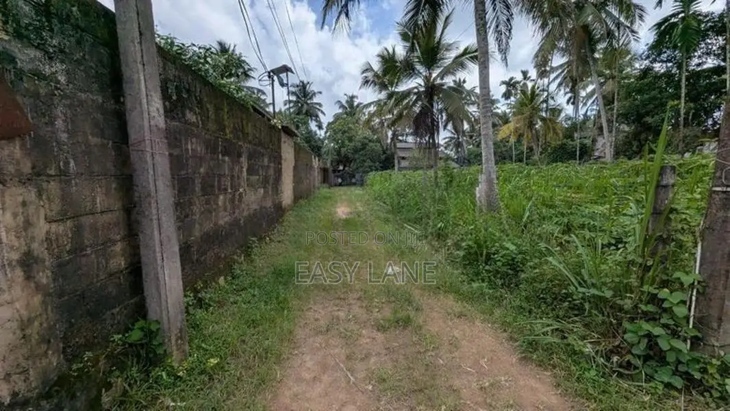 කඩුවෙල – මල්වාන නගරයට පයින් යන දුරින් දේපළක් විකිණීමට