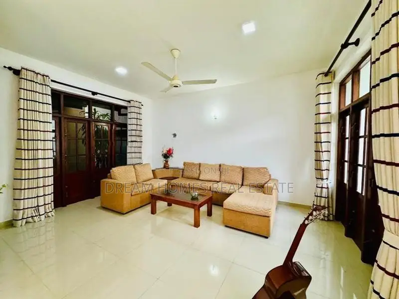 Luxurious 5-Bedroom Modern House For Sale In Pitakotte Kotte