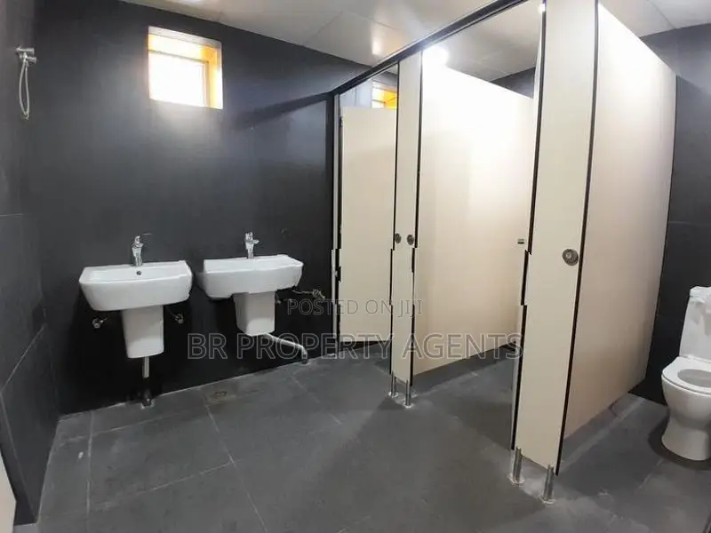 Commercial Building for Rent in Mattakkuliya