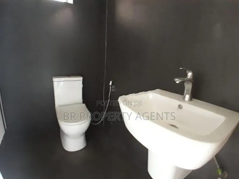 Commercial Building for Rent in Mattakkuliya