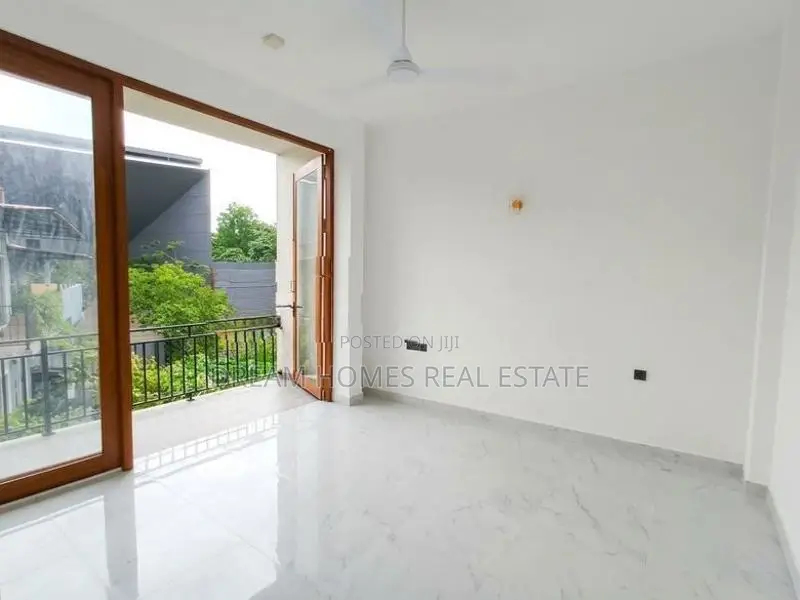 Thalawathugoda Junction - New 4 Bed House For Rent In Talawatugoda