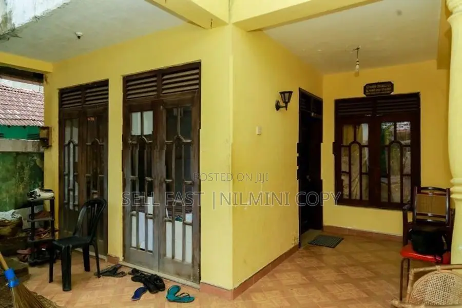 House For Sale -Bathutha Road Matara