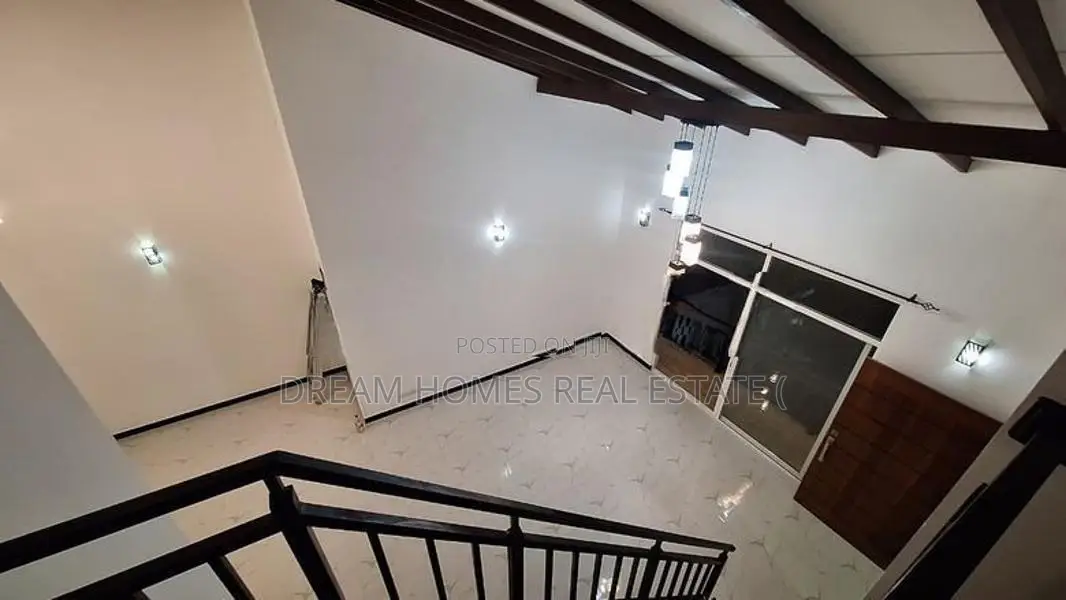 3-Bedroom Upstairs House For Rent – Nugegoda