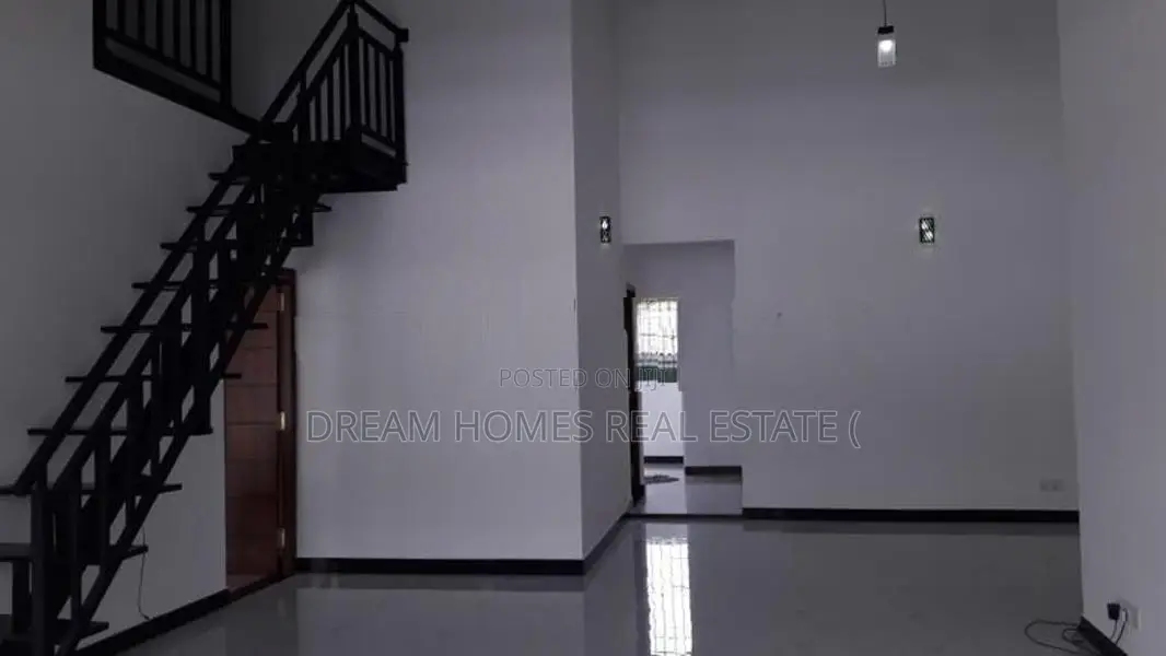 3-Bedroom Upstairs House For Rent – Nugegoda