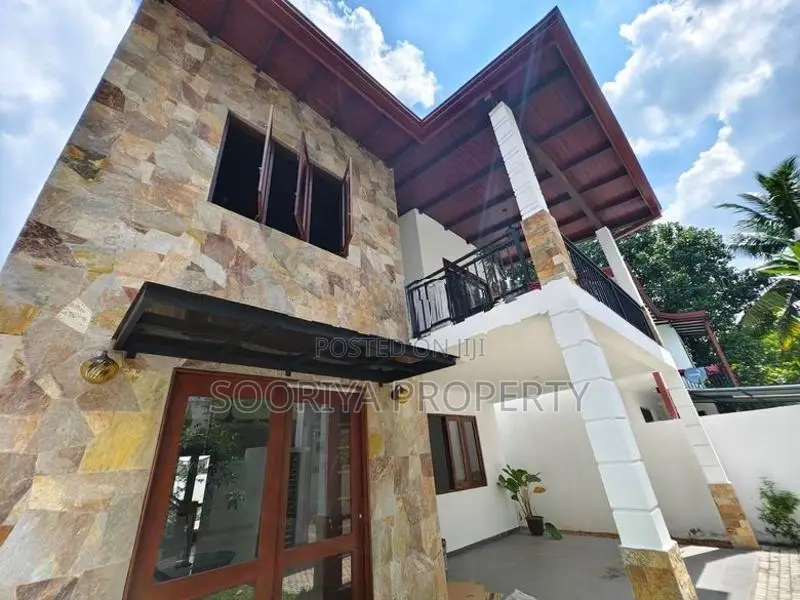 Brandnew Luxury 2 Storey Modern House for Sale in Thalawathugoda
