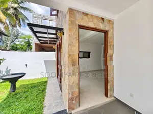 Brandnew Luxury 2 Storey Modern House for Sale in Thalawathugoda