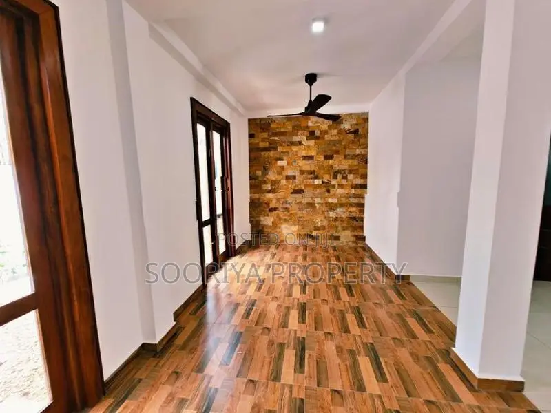 Brandnew Luxury 2 Storey Modern House for Sale in Thalawathugoda