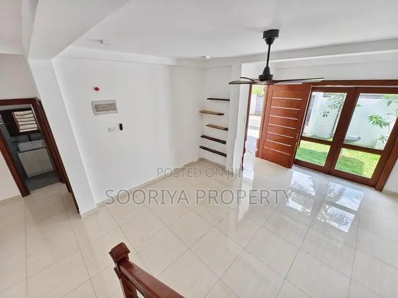 Brandnew Luxury 2 Storey Modern House for Sale in Thalawathugoda