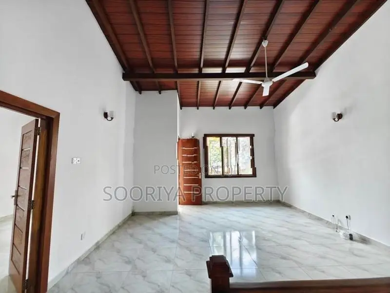 Brandnew Luxury 2 Storey Modern House for Sale in Thalawathugoda