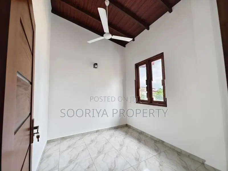 Brandnew Luxury 2 Storey Modern House for Sale in Thalawathugoda