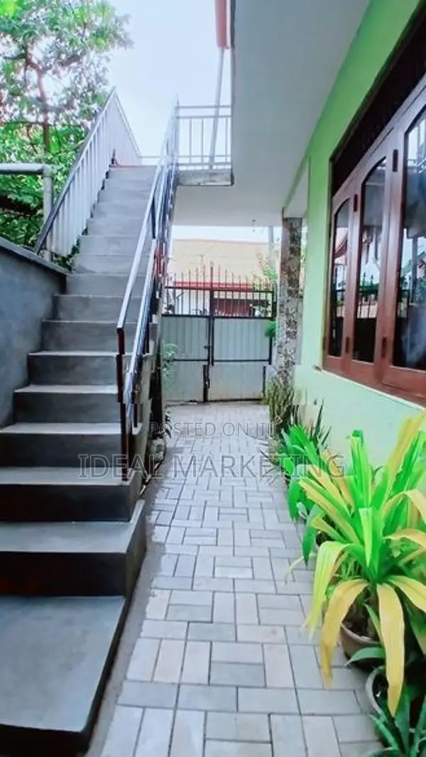 02 Bedroom House For Rent - Pelawatta